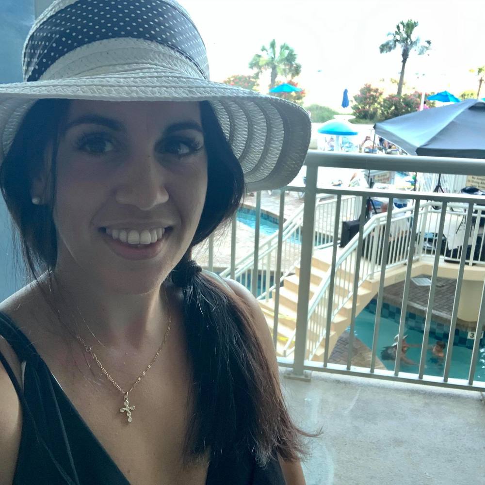 Meet your Posher, Leonilde lea